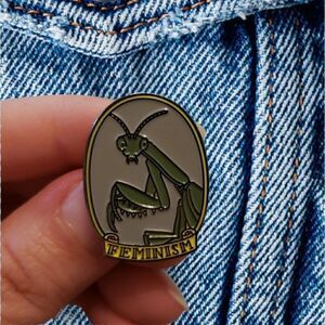 🍴Feminism Mantis enamel pin